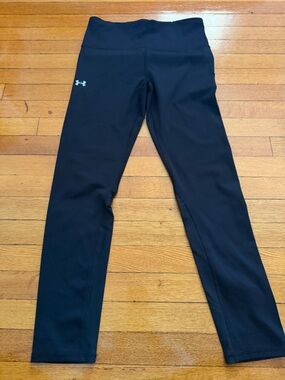 Under Armour Women's Black Cropped Leggings